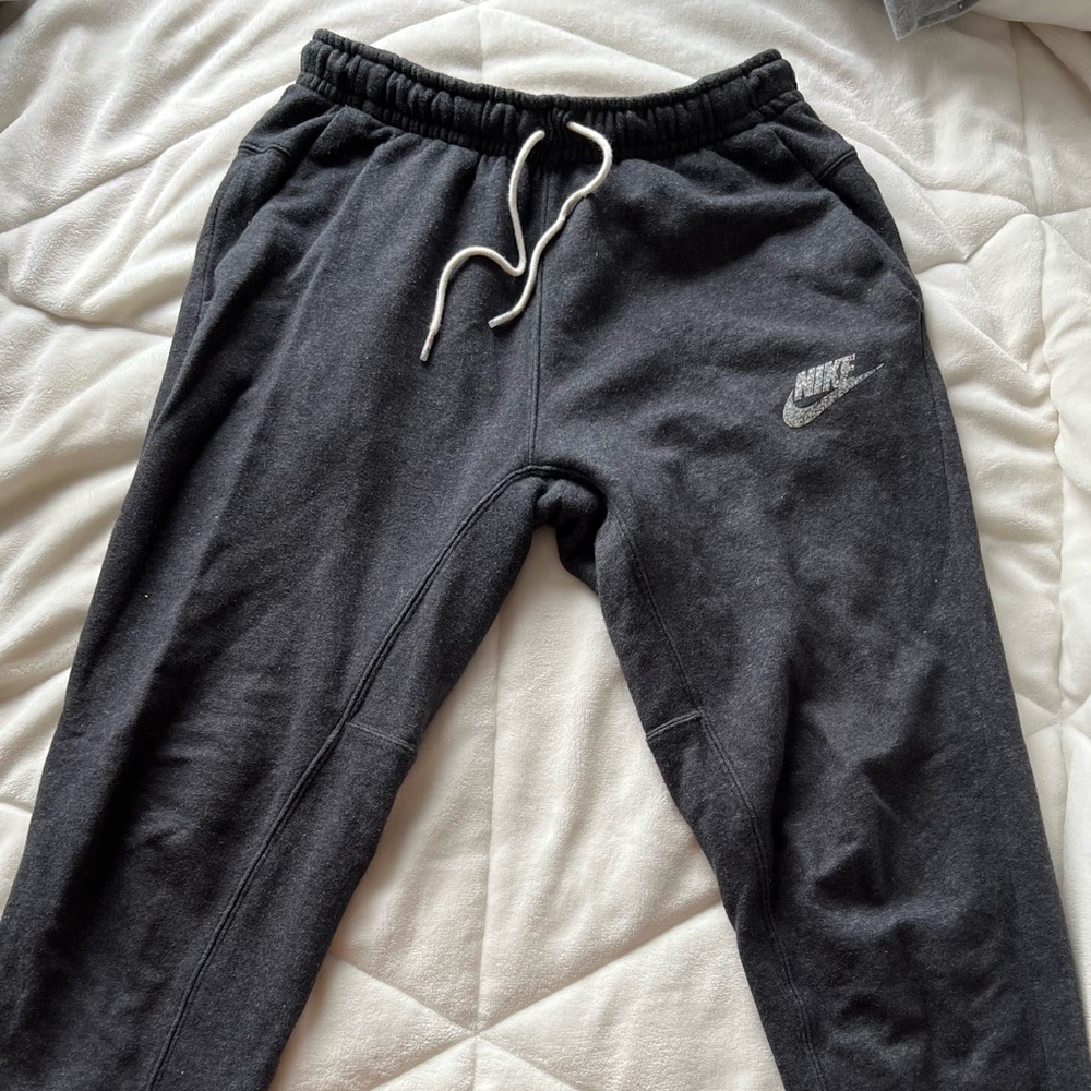 Men’s Nike sweatpants,M
